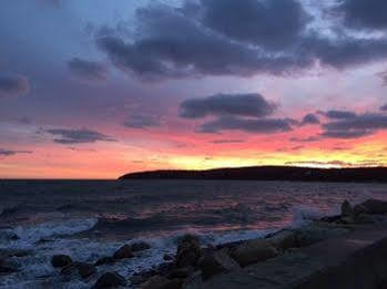 3 Waves Bed & Breakfast Plymouth Bagian luar foto